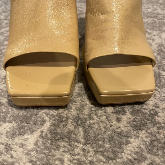 Zara mules in cream color size 39 which is US Womens size 8. - Picture 5 of 5